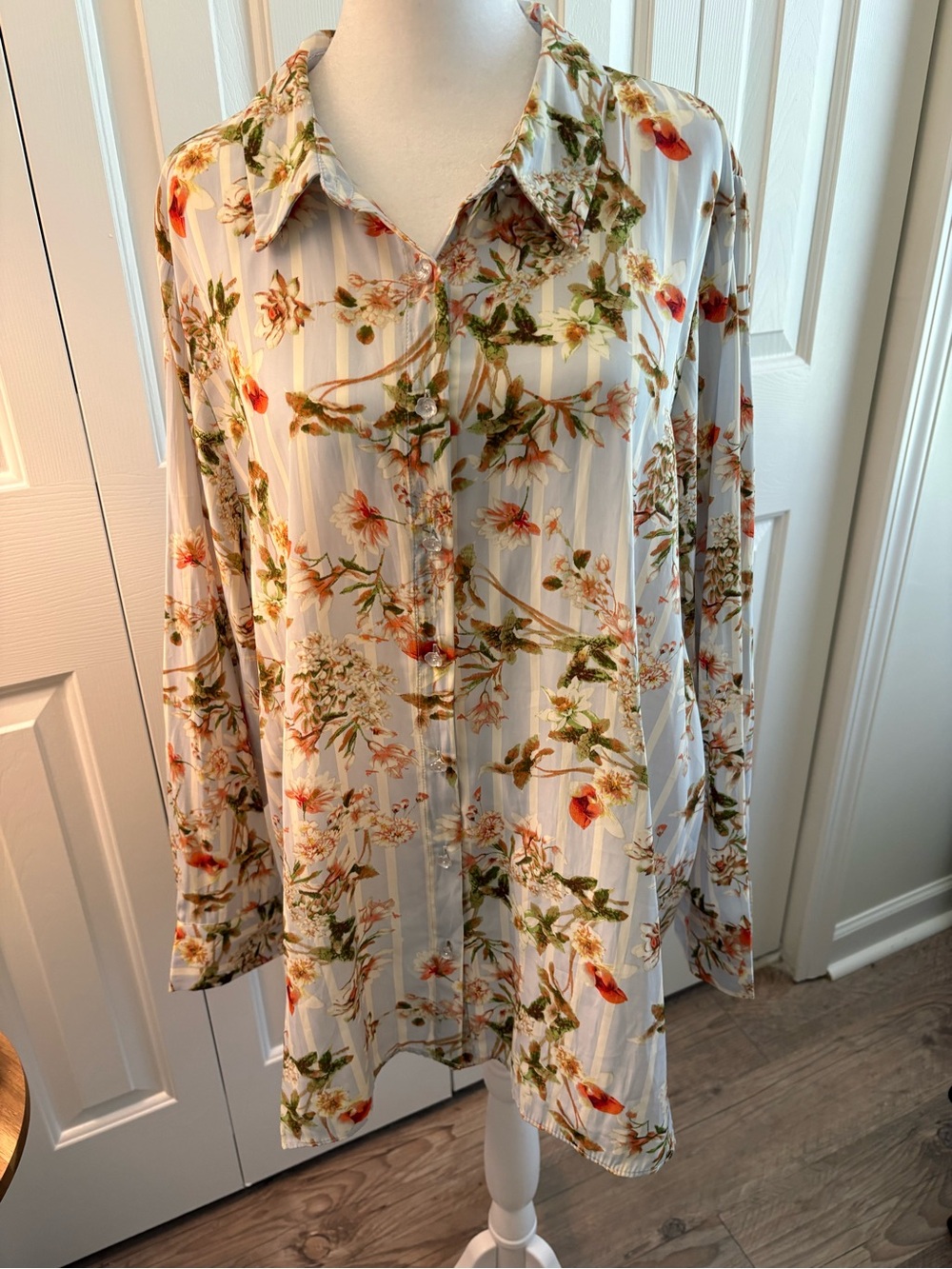 Rose & Olive Blue/White Floral Button-Up Blouse